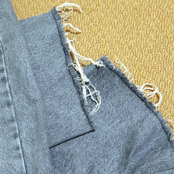 Universal Thread High Rise Wide Leg Raw Frayed Hem Light Wash Denim Crop Jeans - Picture 11 of 16